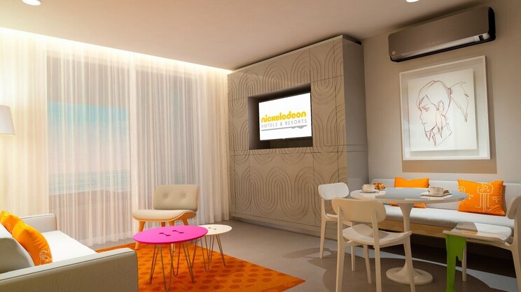 Swim-Up Oceanfront Pool Deck Level King Suite